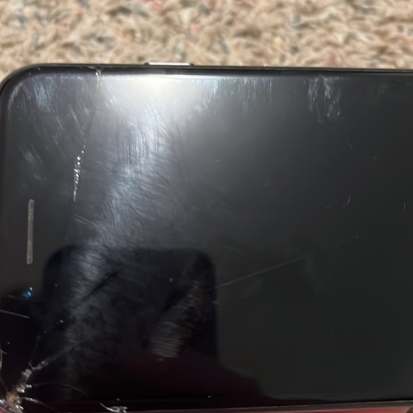 Phone it still completely works fine no SIM card - Picture 4 of 4